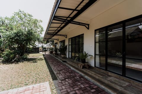 Kelating Dream Guest House Hotel in Kerambitan