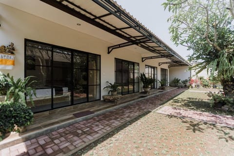 Kelating Dream Guest House Hotel in Kerambitan