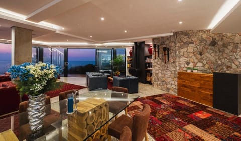 Boutique Ocean Views Hotel in Hermanus