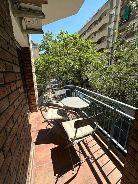 Rooms Aragon Apartment in Barcelona