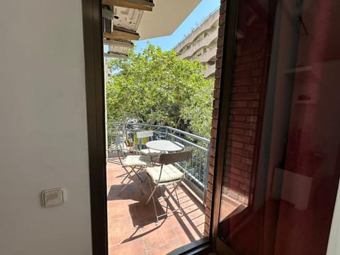 Rooms Aragon Apartment in Barcelona