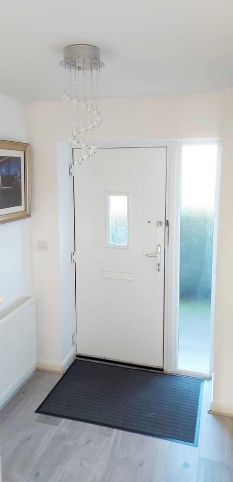 Sunderland Villa Luxuria 3 bedroom 3 Toilets Detached House Vacation rental in Sunderland