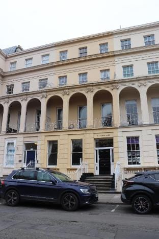Rooms On The Prom Ltd Apartment in Cheltenham