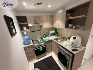 Bella INN - Deluxe Master Room with Balcony ? Apartment in Al Sharjah