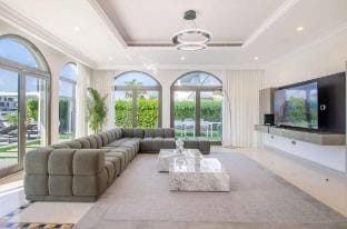 Exciting Villa on the Palm | 5br Villa in Dubai