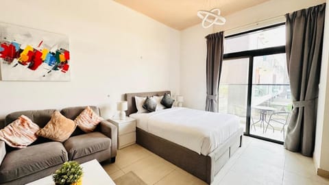 OYO HOME 1364 Fully Furnished Studio Apartments Jvc Bed and Breakfast in Al Sharjah