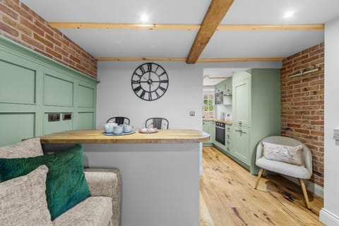 Tilly's Cosy Cottage Retreats - Castle Cottage Vacation rental in Borough of Harrogate