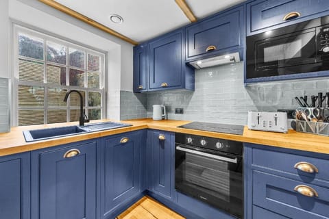 Tilly's Cosy Cottage Retreats - Cave Cottage Vacation rental in Borough of Harrogate