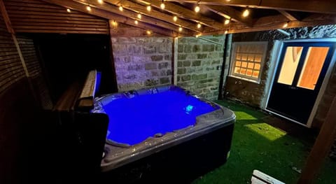 Tilly's Cosy Cottage Retreats - Viaduct Cottage Vacation rental in Borough of Harrogate