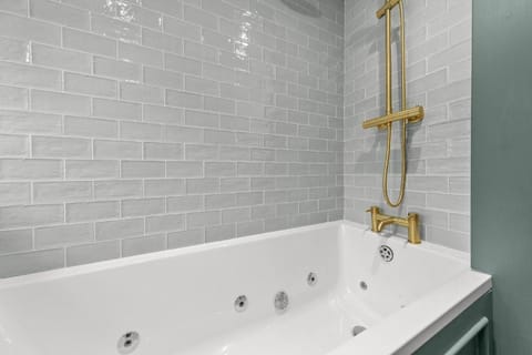 Tilly's Cosy Cottage Retreats - Viaduct Cottage Vacation rental in Borough of Harrogate