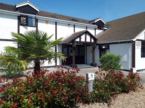 Middle House Hotel in Coventry