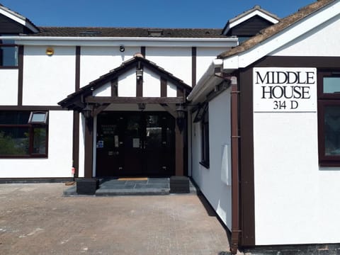 Middle House Hotel in Coventry