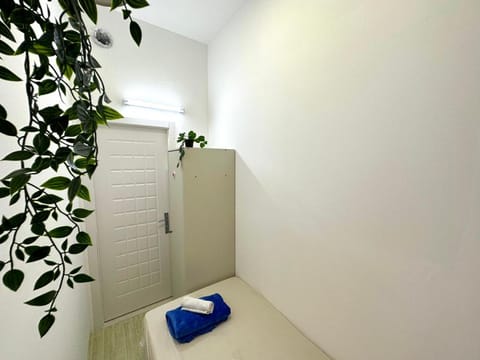 Medium Size Partition Room Near MOE Metro Villa in Dubai