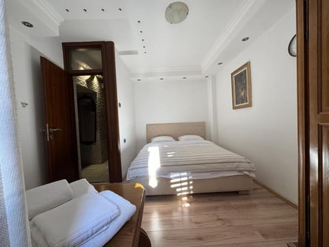 Vita Mundo Apartment in Kotor