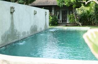 Shanti Life Wooden House Vacation rental in Bali