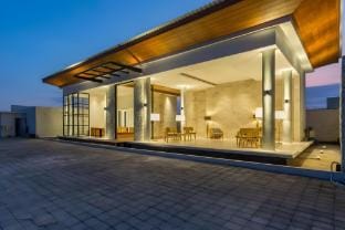 Skyline Retreat GWK View 1BR Villa in Uluwatu Vacation rental in Kuta Selatan