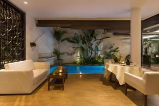 Skyline Retreat GWK View 1BR Villa in Uluwatu Vacation rental in Kuta Selatan