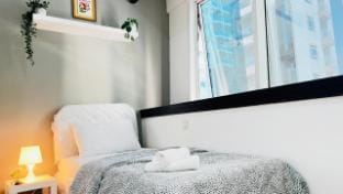 Sunshine Window Partition Near MOE Metro Villa in Dubai