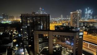 Network Partition Room Near Internet City Metro Apartment in Dubai