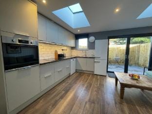 Light-filled Eco-home with Patio Vacation rental in Bristol
