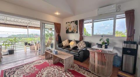 Tipsy Sea View Apartment Apartment in Kediri