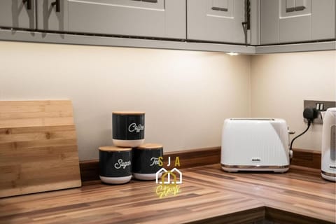 Holburn Road Retreat - SJA Stays - 1 Bed Apartment Apartment in Aberdeen