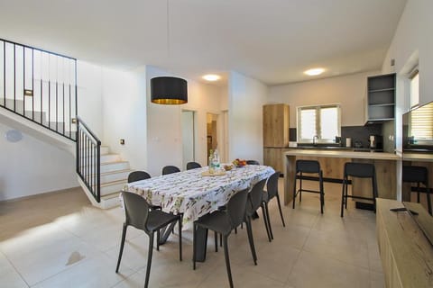 House 2351 Hotel in Fažana