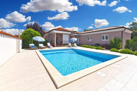 House 2269 Hotel in Fažana