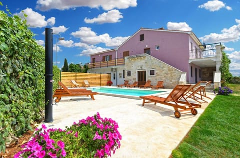 House 2136 Hotel in Fažana