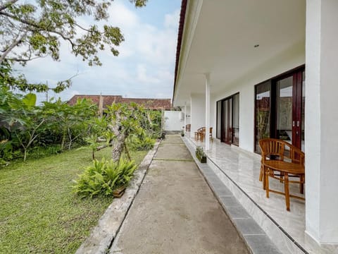 Donut Guest House Hotel in Sukawati
