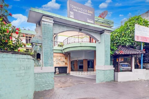 Townhouse Oak Legian Near Legian Beach Formerly Sayang Maha Merta Hotel in Kuta