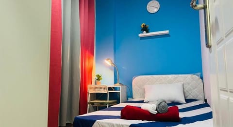 Calm Partition Room Near Internet City Metro Hotel in Dubai