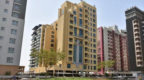 Couple Partition Room in Tecom Near Metro Hotel in Dubai