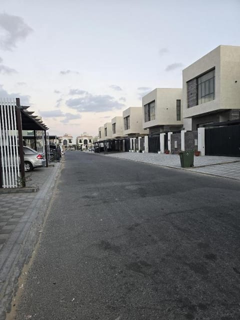 Elegant Room in Luxury Villa Villa in Ajman