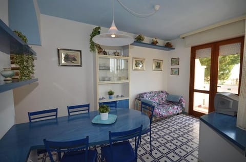 Renewed flat with AC and lift for 6 people by Beahost Rentals Apartment in Bibione
