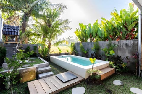 Room with kitchen Parafrutts Ubud Apartment in Abiansemal