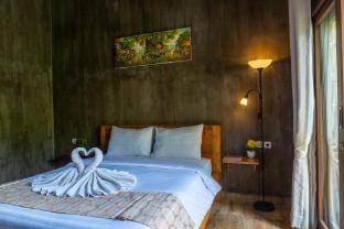 Elegant Double Room with Pool View Villa in Abiansemal