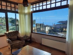 Ella's Sea View Villa, romantic, family-friendly Villa in Magnesia Prefecture, Greece