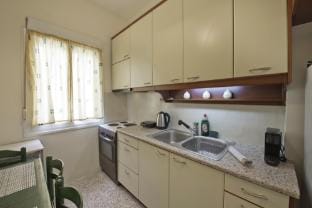Alemar Apartment in Kallithea