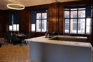 16 Queen 2 Bedroom Queen Suite w Parking Vacation rental in Liverpool