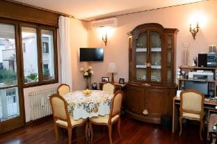 Stanza Fiorita with a Private Bathroom Villa in Venice