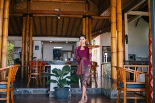 New Starlight Hotel Lovina Campground/
RV Resort in Buleleng