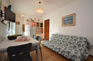 Bright and comfy apartment for 6 people close to the beach by Beahost Rentals Apartment in Bibione