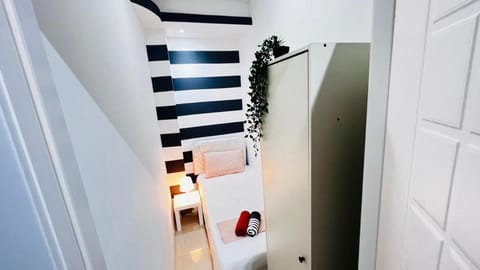 Brand New Private Partition Near MOE Metro Villa in Dubai