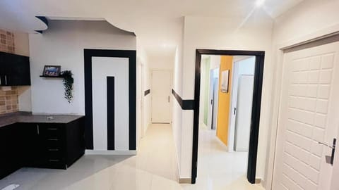 Brand New Private Partition Near MOE Metro Villa in Dubai