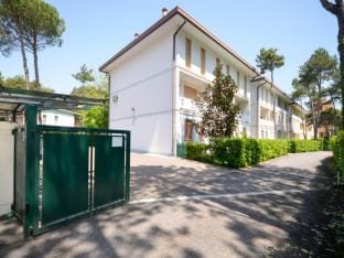 Nice break in a quiet area of Bibione Apartment in Bibione