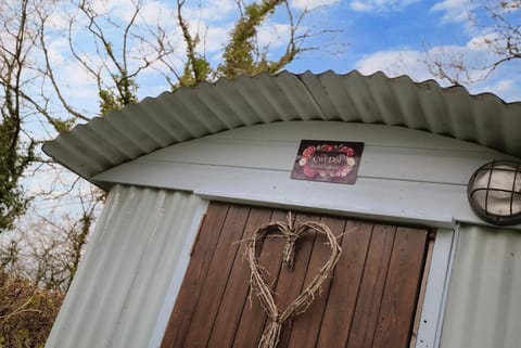Foxes Walk - Rural Views Rustic Charm Vacation rental in Wales