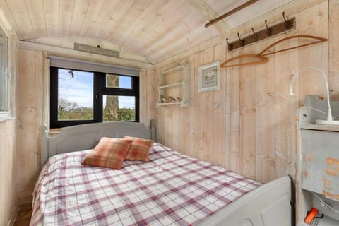 Foxes Walk - Rural Views Rustic Charm Vacation rental in Wales