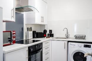 Unique 2-bed Flat with Smart TV Cardiff Vacation rental in Cardiff