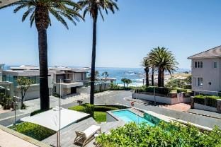 Magical Holiday Home Walking Distance to the Beach Vacation rental in Camps Bay